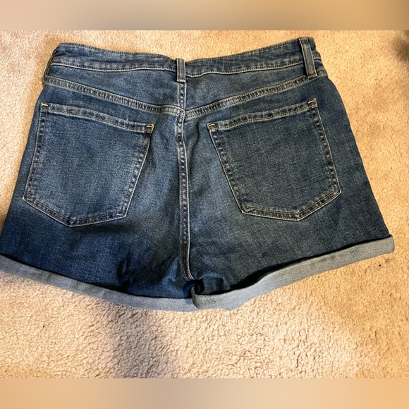 Old Navy Women's size 12 jean shorts - Picture 3 of 3